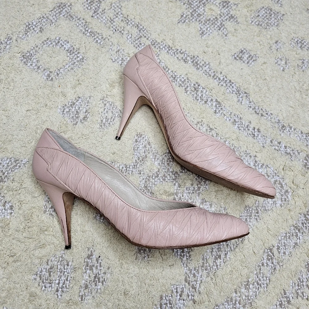 VTG Via Spiga Ruched Leather Pumps